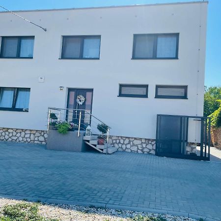 Apartmány Lednice Nejdek Esterno foto